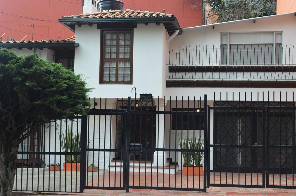 Casa Prada Bed & Breakfast Bogotá Eksteriør billede